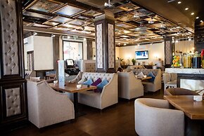 Attache Hotel