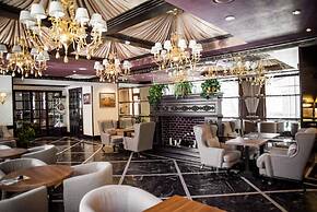 Attache Hotel