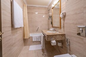 Attache Hotel