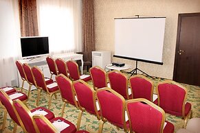 Attache Hotel