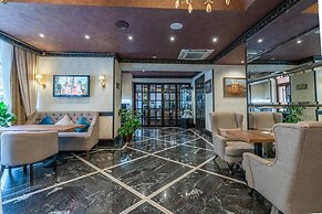 Attache Hotel