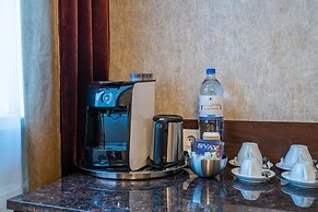 Attache Hotel