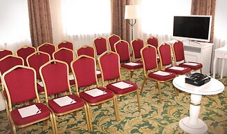 Attache Hotel