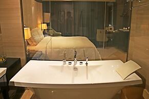 Royal International Hotel