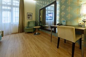 La Prima Fashion Hotel