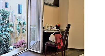 Catone District Hotel