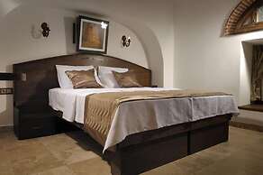 Kanuni Kervansaray Historical Hotel