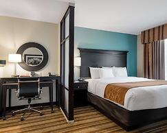 Comfort Suites Topeka Northwest