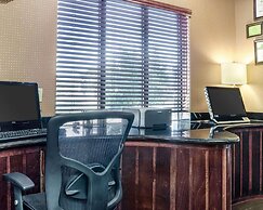 Comfort Suites Topeka Northwest