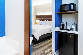 Holiday Inn Express & Suites Del Rio by IHG