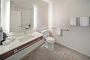 Holiday Inn Express & Suites Del Rio by IHG