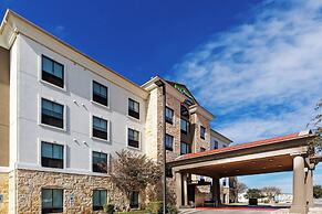 Holiday Inn Express & Suites Del Rio by IHG