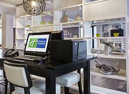 Holiday Inn Express Amsterdam - Schiphol by IHG