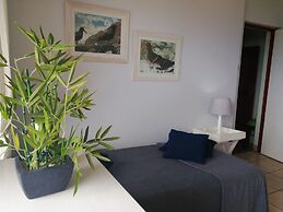 Amzee Bokmakierie Guest House