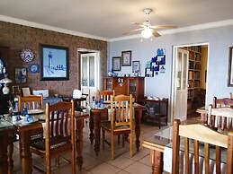 Amzee Bokmakierie Guest House