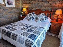 Amzee Bokmakierie Guest House