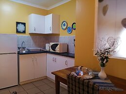 Amzee Bokmakierie Guest House