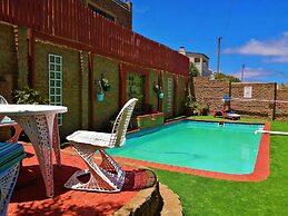 Amzee Bokmakierie Guest House