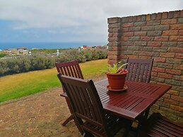 Amzee Bokmakierie Guest House