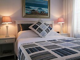 Amzee Bokmakierie Guest House