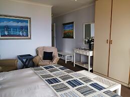 Amzee Bokmakierie Guest House