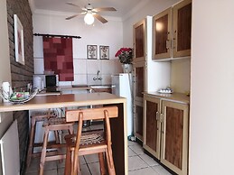 Amzee Bokmakierie Guest House