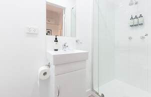 99 Kirkland Bed & Breakfast