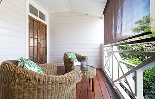 99 Kirkland Bed & Breakfast