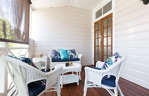 99 Kirkland Bed & Breakfast