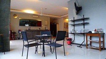 Family Guest House Surabaya