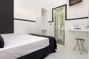 Hostal Gran Via 63 Rooms