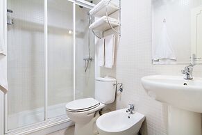 Hostal Gran Via 63 Rooms