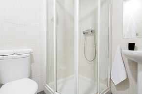 Hostal Gran Via 63 Rooms