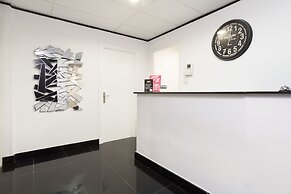 Hostal Gran Via 63 Rooms