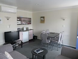 Shadzz Motel & Conference Centre