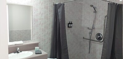 Shadzz Motel & Conference Centre