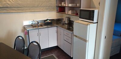 Shadzz Motel & Conference Centre