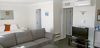 Shadzz Motel & Conference Centre