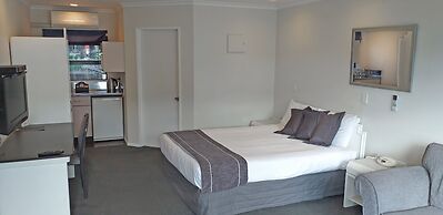 Shadzz Motel & Conference Centre