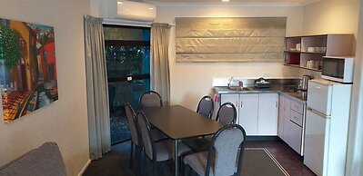 Shadzz Motel & Conference Centre