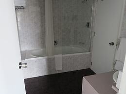 Shadzz Motel & Conference Centre