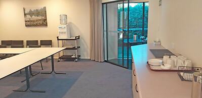 Shadzz Motel & Conference Centre