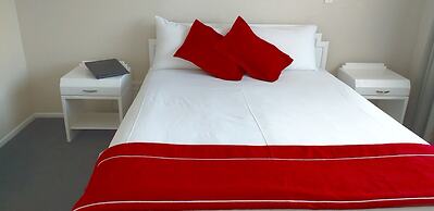 Shadzz Motel & Conference Centre