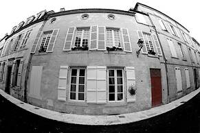 La Porte Rouge - The Red Door Inn Chambres d'Hotes