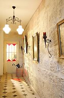 La Porte Rouge - The Red Door Inn Chambres d'Hotes