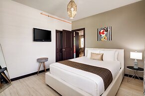 Tradewinds Apartment Hotel
