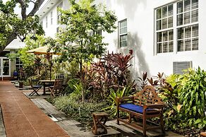 Tradewinds Apartment Hotel