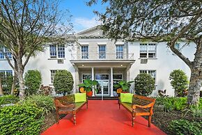 Tradewinds Apartment Hotel