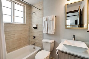 Tradewinds Apartment Hotel