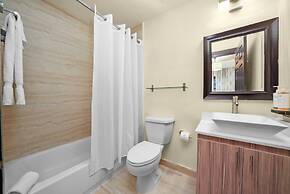 Tradewinds Apartment Hotel